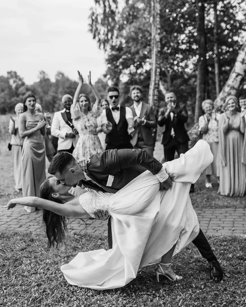 Jaunikis buciuoja nuotaka