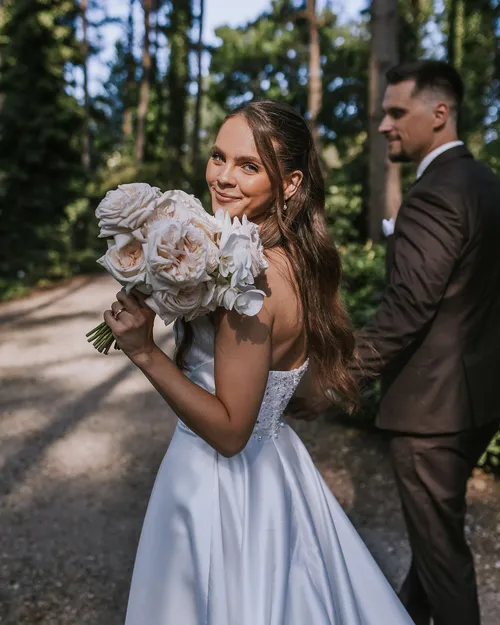 Nuotaka rankose laiko geliu puokste